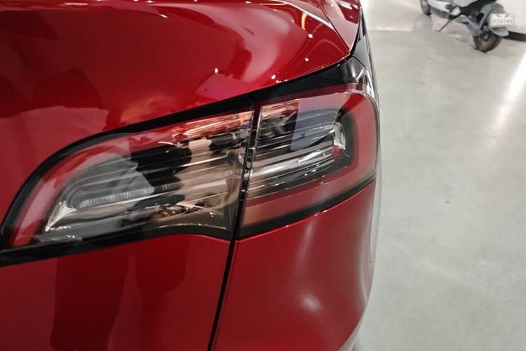 Used Tesla Model Y 2024 Rear-Wheel-Drive Version Right Rear Taillight