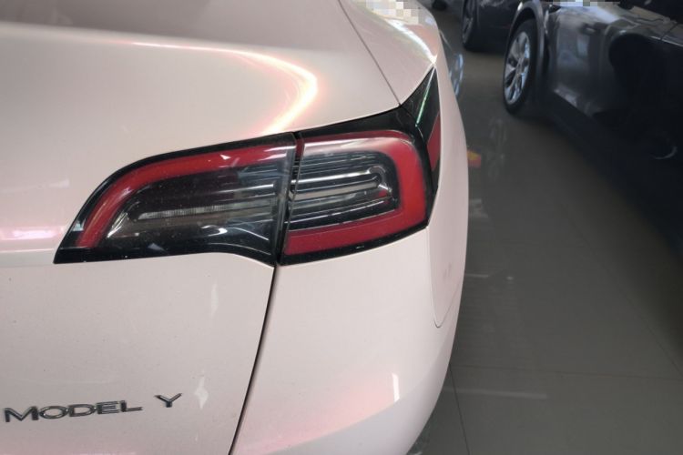Used Tesla Model Y 2024 Rear-Wheel-Drive Version Right Rear Taillight