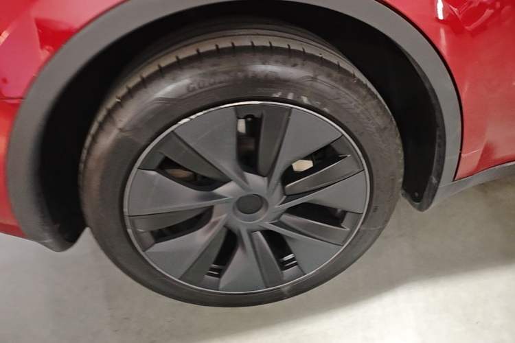 Used Tesla Model Y 2024 Rear-Wheel-Drive Version Right Rear Wheel Hub