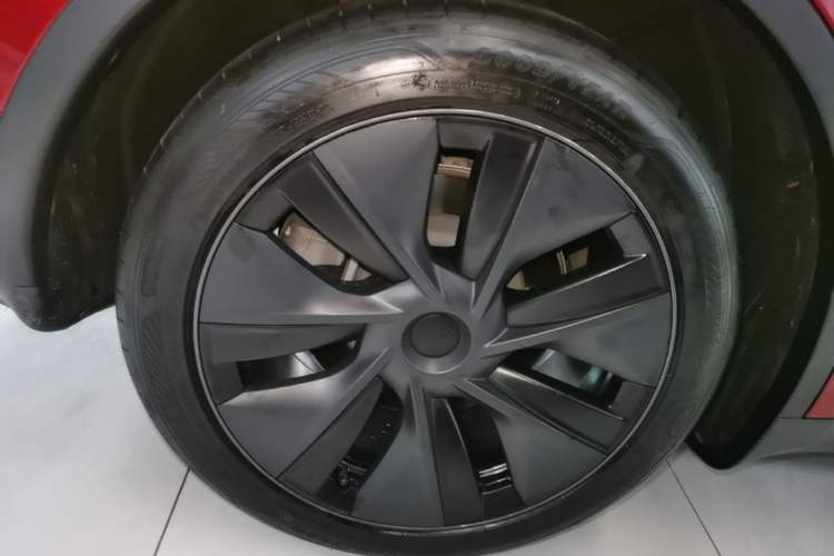Used Tesla Model Y 2024 Rear-Wheel-Drive Version Right Rear Wheel Hub