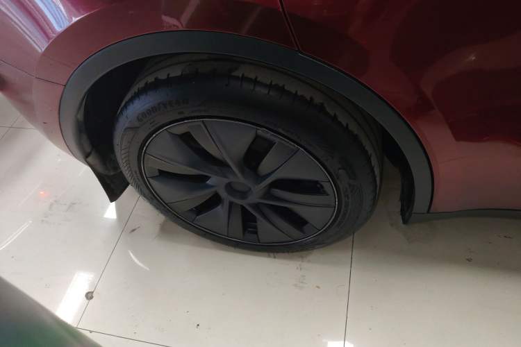 Used Tesla Model Y 2024 Rear-Wheel-Drive Version Right Rear Wheel Hub