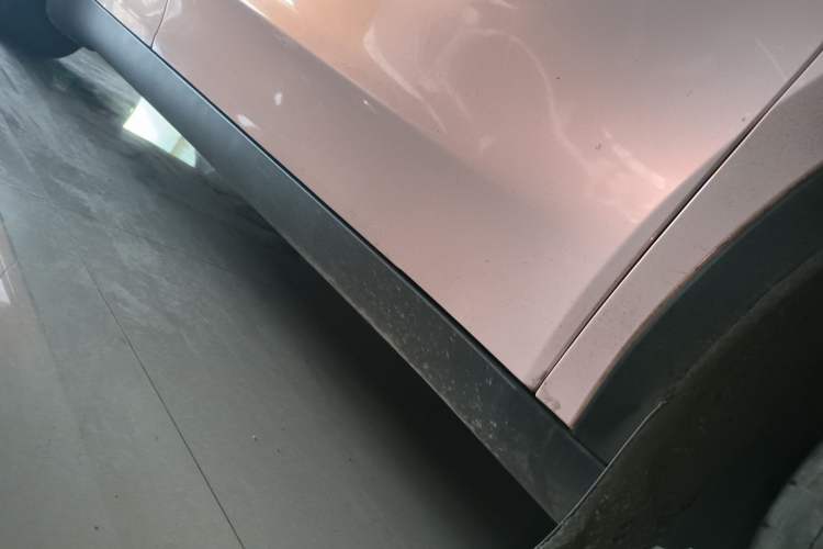 Used Tesla Model Y 2024 Rear-Wheel-Drive Version Right Side Sill