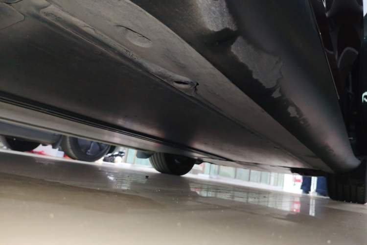Used Tesla Model Y 2024 Rear-Wheel-Drive Version Right Side Sill