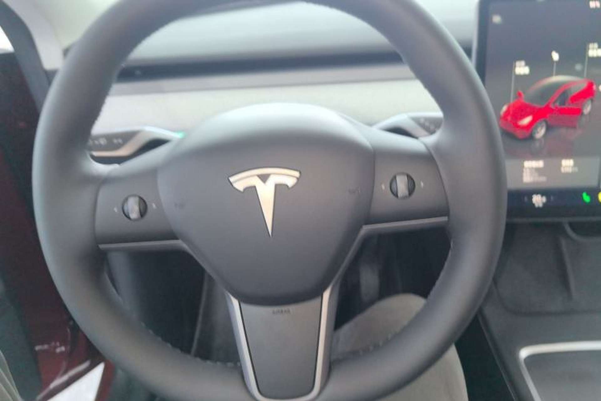 Used Tesla Model Y 2024 Long-Range All-Wheel-Drive Version Steering Wheel