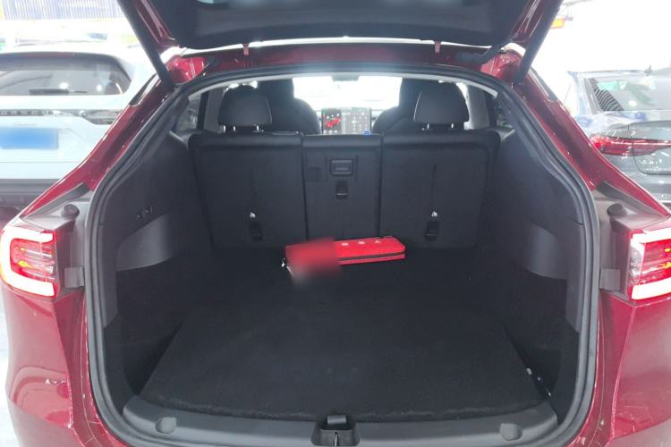 Used Tesla Model Y 2024 Long-Range All-Wheel-Drive Version Trunk
