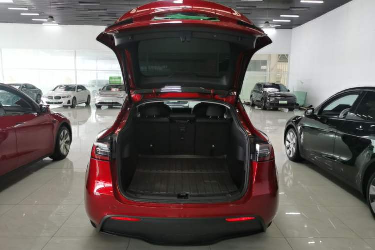 Used Tesla Model Y 2024 Rear-Wheel-Drive Version Trunk