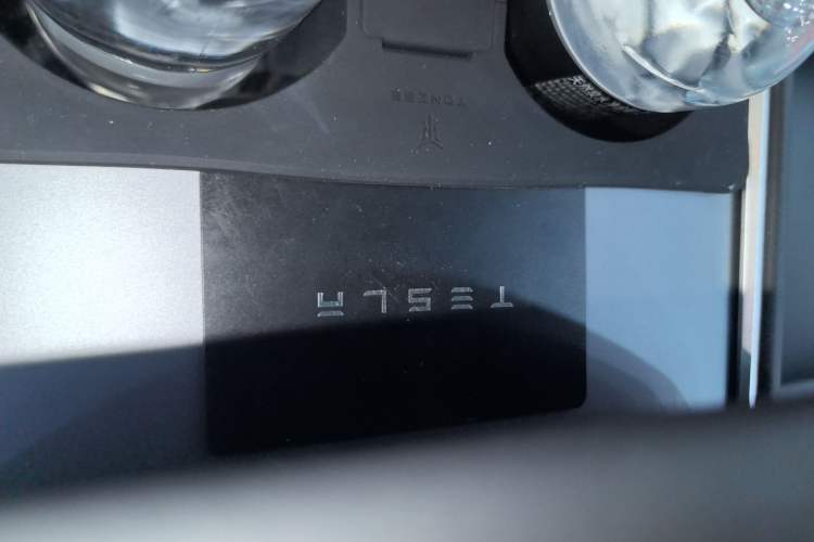 Used Tesla Model Y 2024 Long-Range All-Wheel-Drive Version Vehicle Key