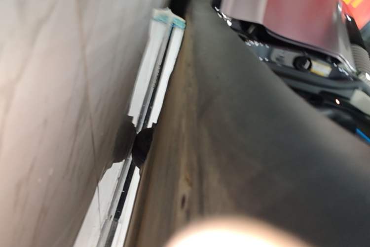 Used Tesla Model Y 2024 Rear-Wheel-Drive Version Right Side Sill