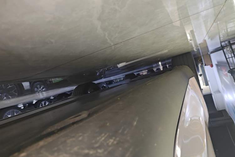 Used Tesla Model Y 2024 Rear-Wheel-Drive Version Right Side Sill