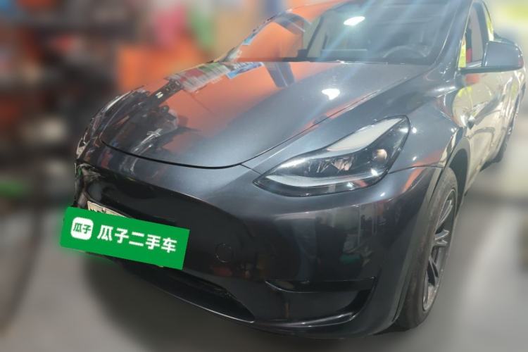 Tesla Model Y 2024 Rear-Wheel-Drive Version