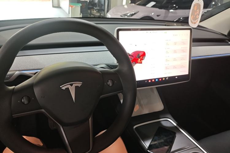 Used Tesla Model Y 2024 Rear-Wheel-Drive Version Center Console