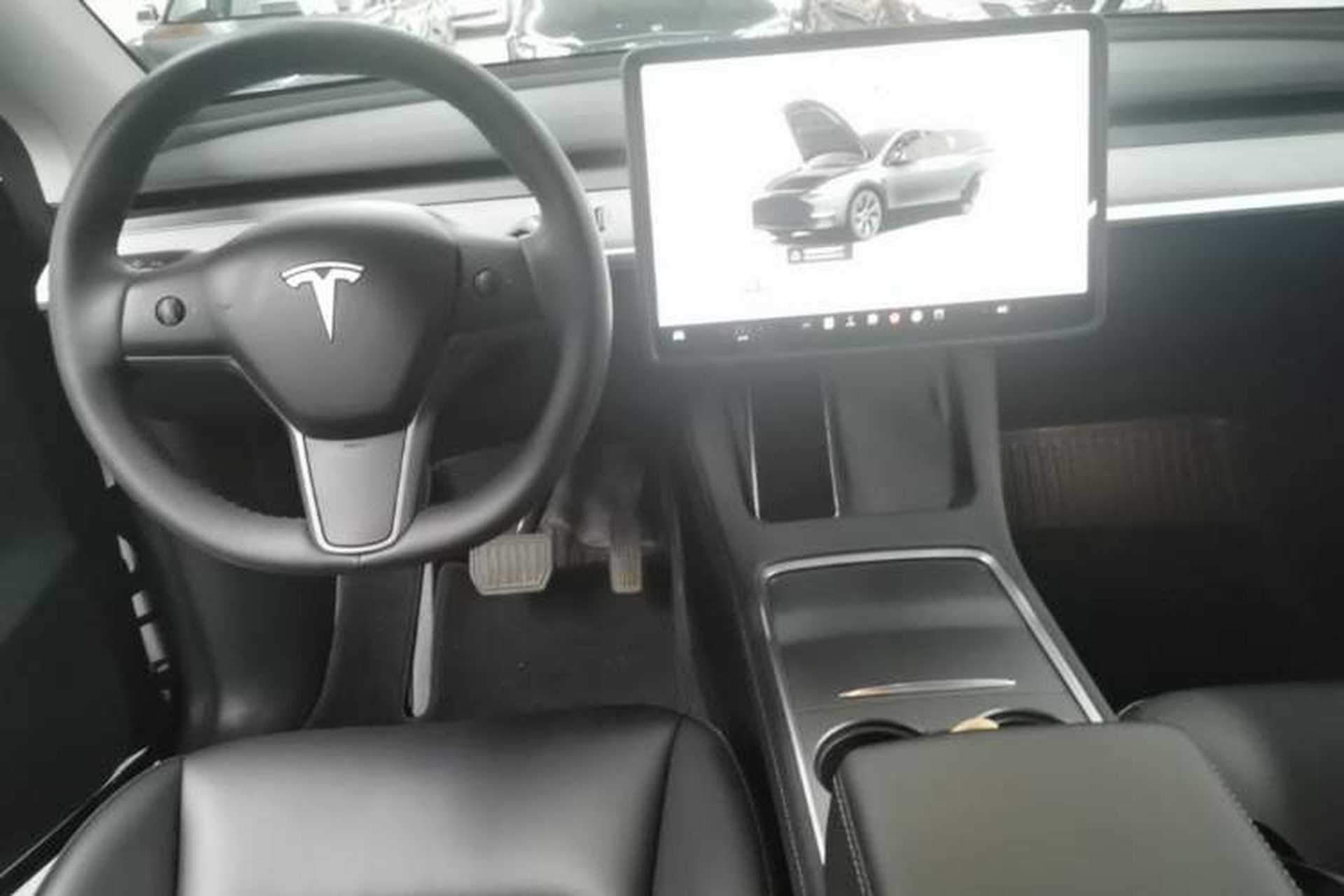 Used Tesla Model Y 2024 Rear-Wheel-Drive Version Center Console