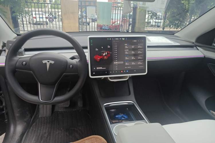 Used Tesla Model Y 2024 Rear-Wheel-Drive Version Center Console