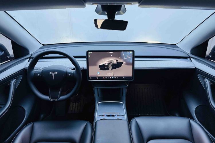Used Tesla Model Y 2024 Rear-Wheel-Drive Version Center Console