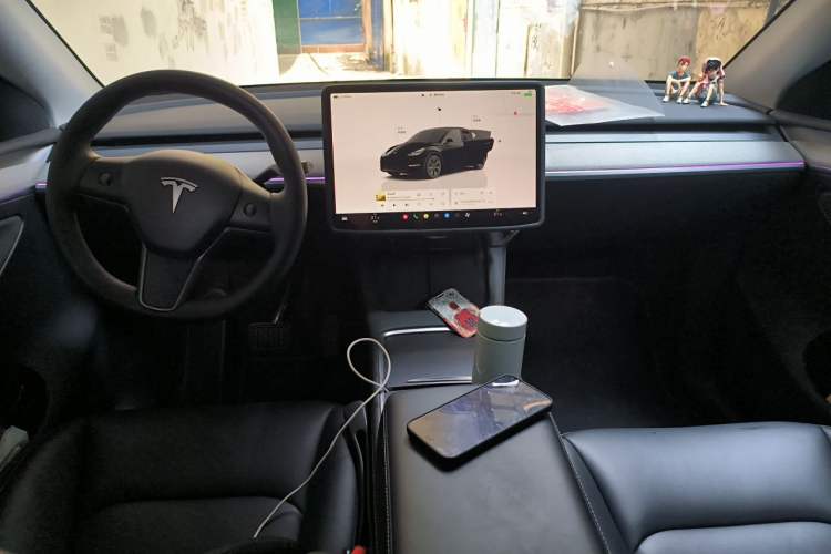 Used Tesla Model Y 2024 Rear-Wheel-Drive Version Center Console