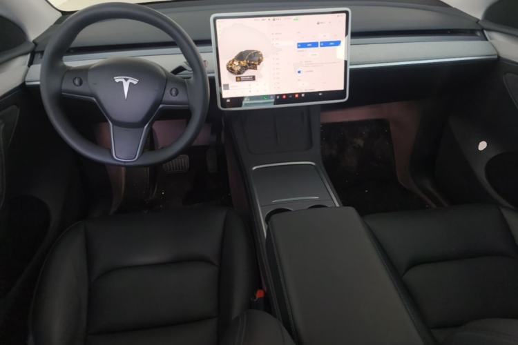 Used Tesla Model Y 2024 Long-Range All-Wheel-Drive Version Center Console