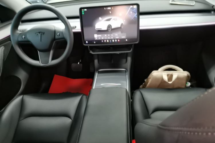 Used Tesla Model Y 2024 Rear-Wheel-Drive Version Center Console