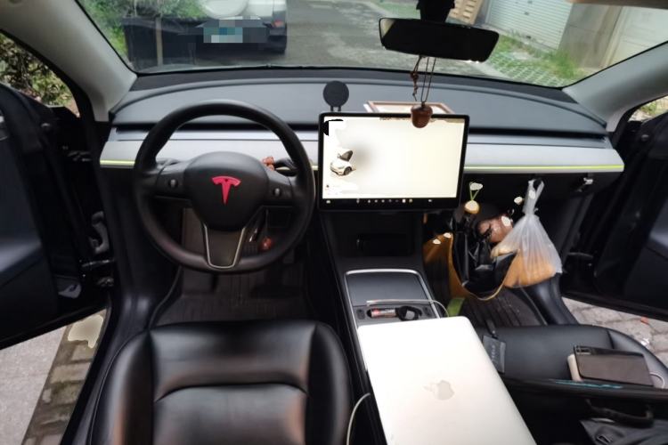 Used Tesla Model Y 2024 Rear-Wheel-Drive Version Center Console