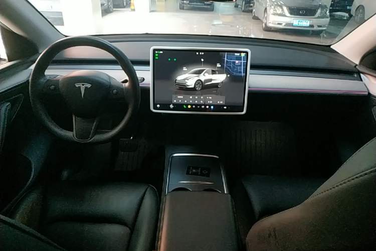 Used Tesla Model Y 2024 Rear-Wheel-Drive Version Center Console