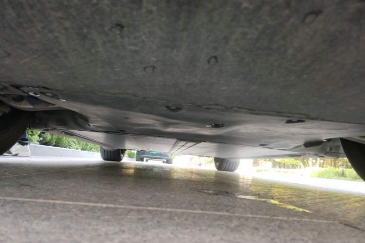Used Tesla Model Y 2024 Rear-Wheel-Drive Version Chassis Front