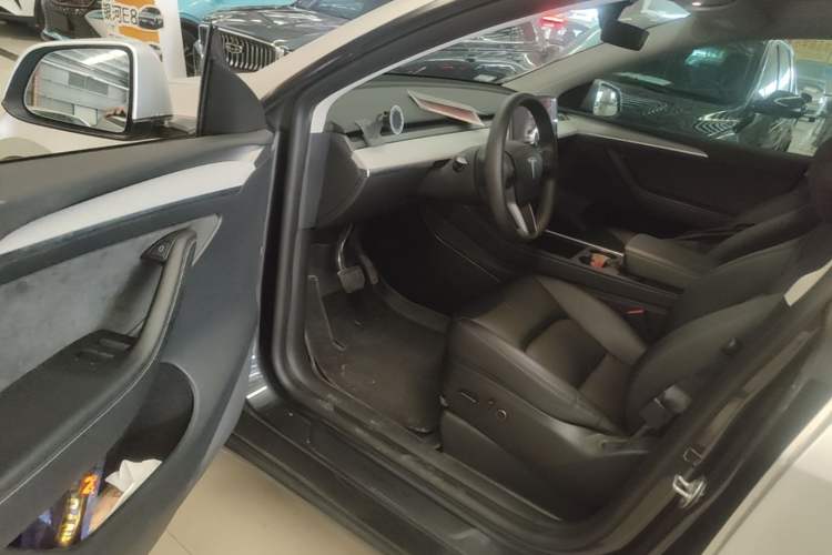 Used Tesla Model Y 2024 Rear-Wheel-Drive Version Driver Seat