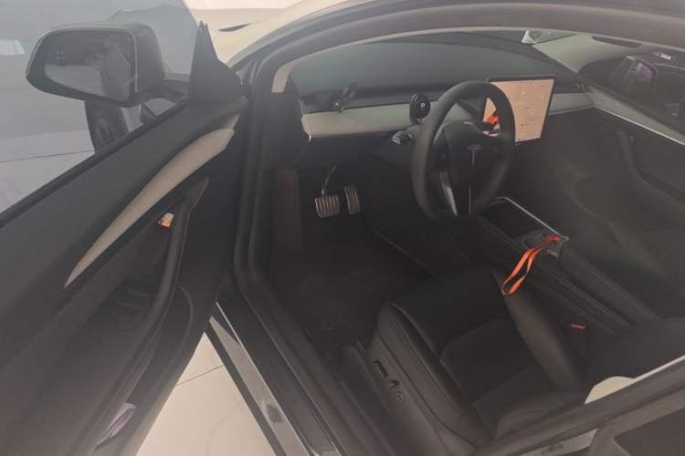 Used Tesla Model Y 2024 Rear-Wheel-Drive Version Driver Seat