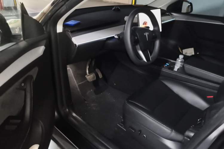 Used Tesla Model Y 2024 Long-Range All-Wheel-Drive Version Driver Seat