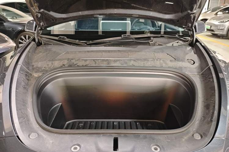 Used Tesla Model Y 2024 Rear-Wheel-Drive Version Engine Bay