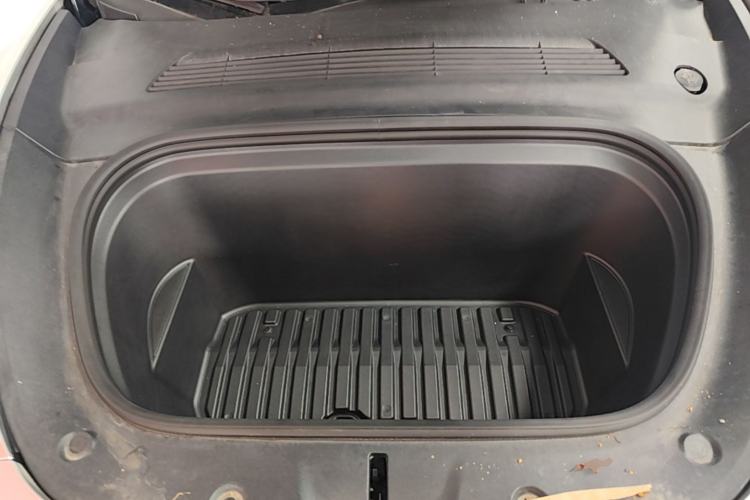 Used Tesla Model Y 2024 Rear-Wheel-Drive Version Engine Bay