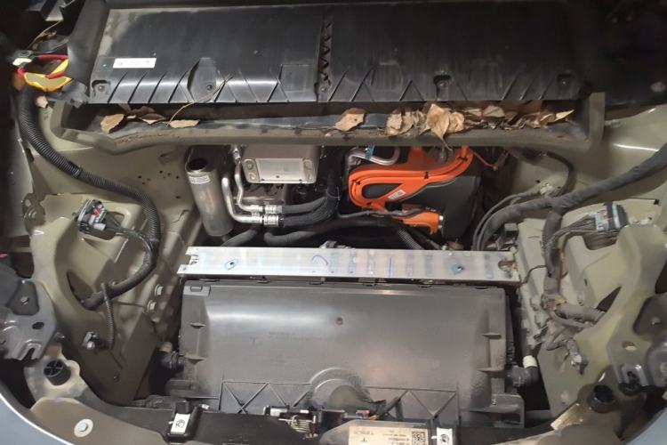 Used Tesla Model Y 2024 Rear-Wheel-Drive Version Engine Bay