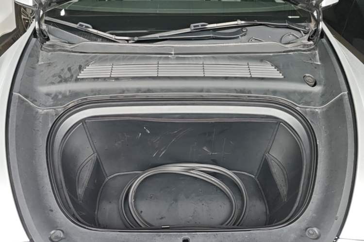 Used Tesla Model Y 2024 Rear-Wheel-Drive Version Engine Bay
