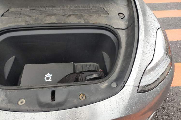 Used Tesla Model Y 2024 Rear-Wheel-Drive Version Engine Bay Left