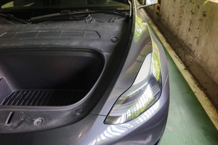 Used Tesla Model Y 2024 Rear-Wheel-Drive Version Engine Bay Left