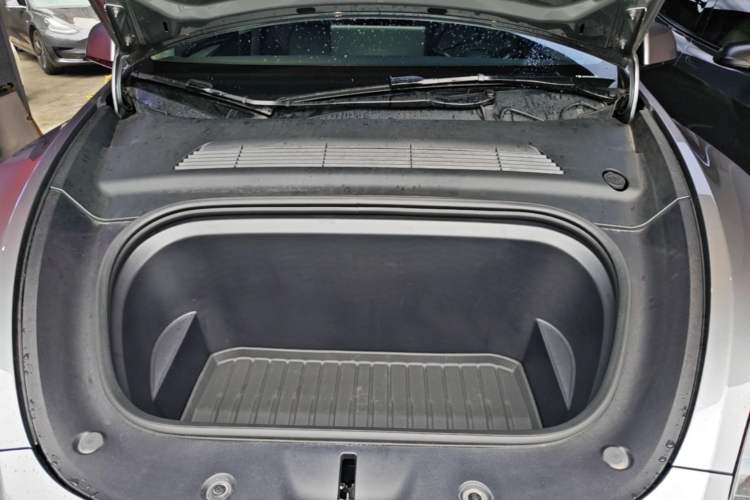 Used Tesla Model Y 2024 Rear-Wheel-Drive Version Engine Bay