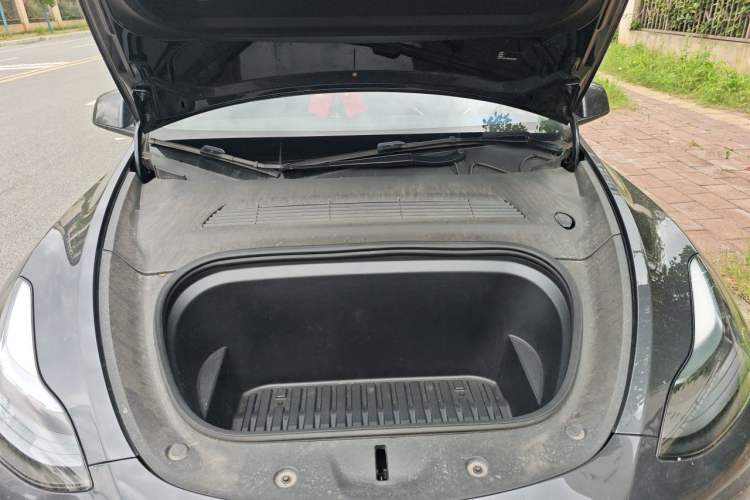 Used Tesla Model Y 2024 Rear-Wheel-Drive Version Engine Bay