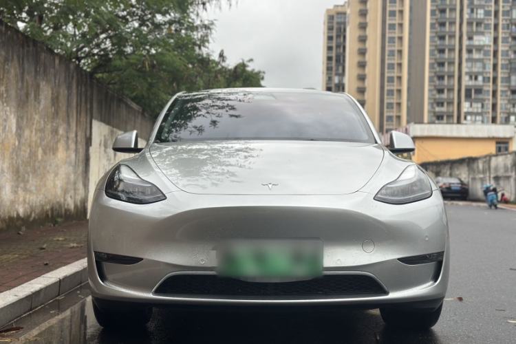 Used Tesla Model Y 2024 Long-Range All-Wheel-Drive Version Exterior 1
