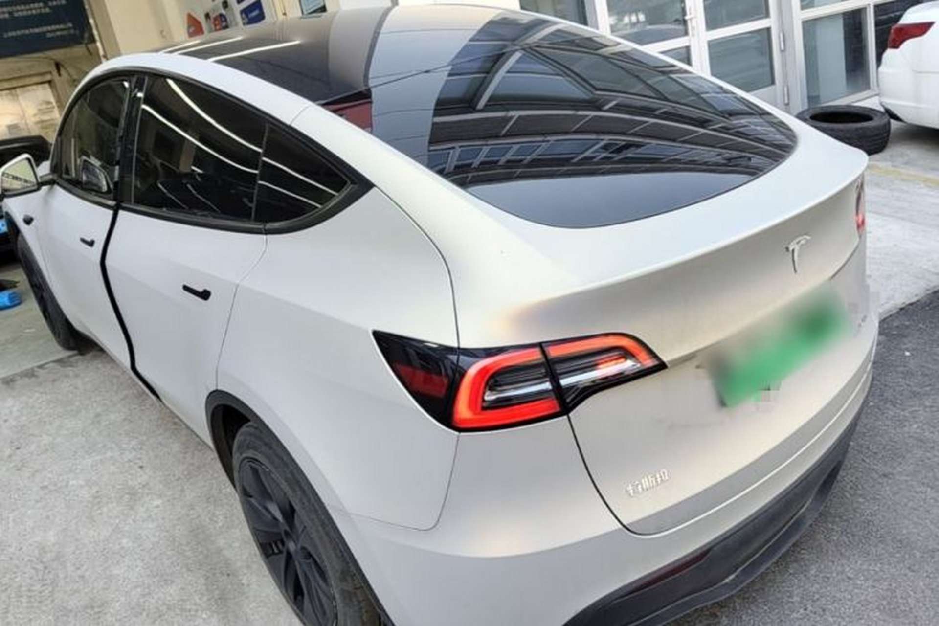 Used Tesla Model Y 2024 Rear-Wheel-Drive Version Exterior 2