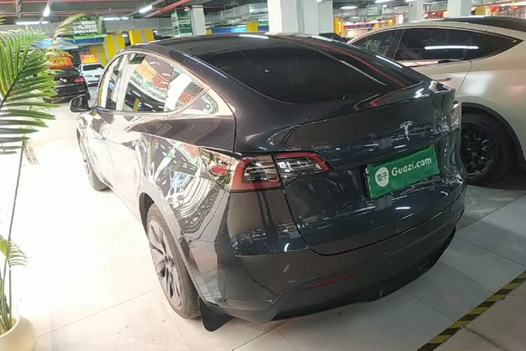 Used Tesla Model Y 2024 Rear-Wheel-Drive Version Exterior 2