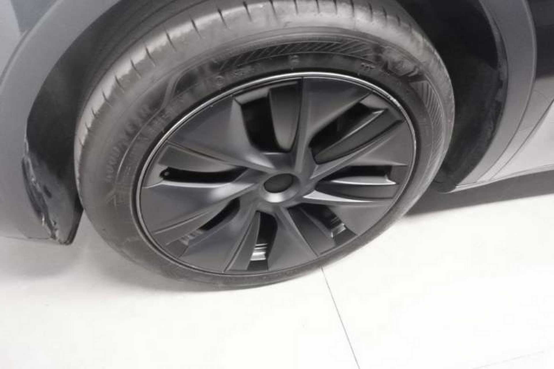Used Tesla Model Y 2024 Rear-Wheel-Drive Version Exterior 4