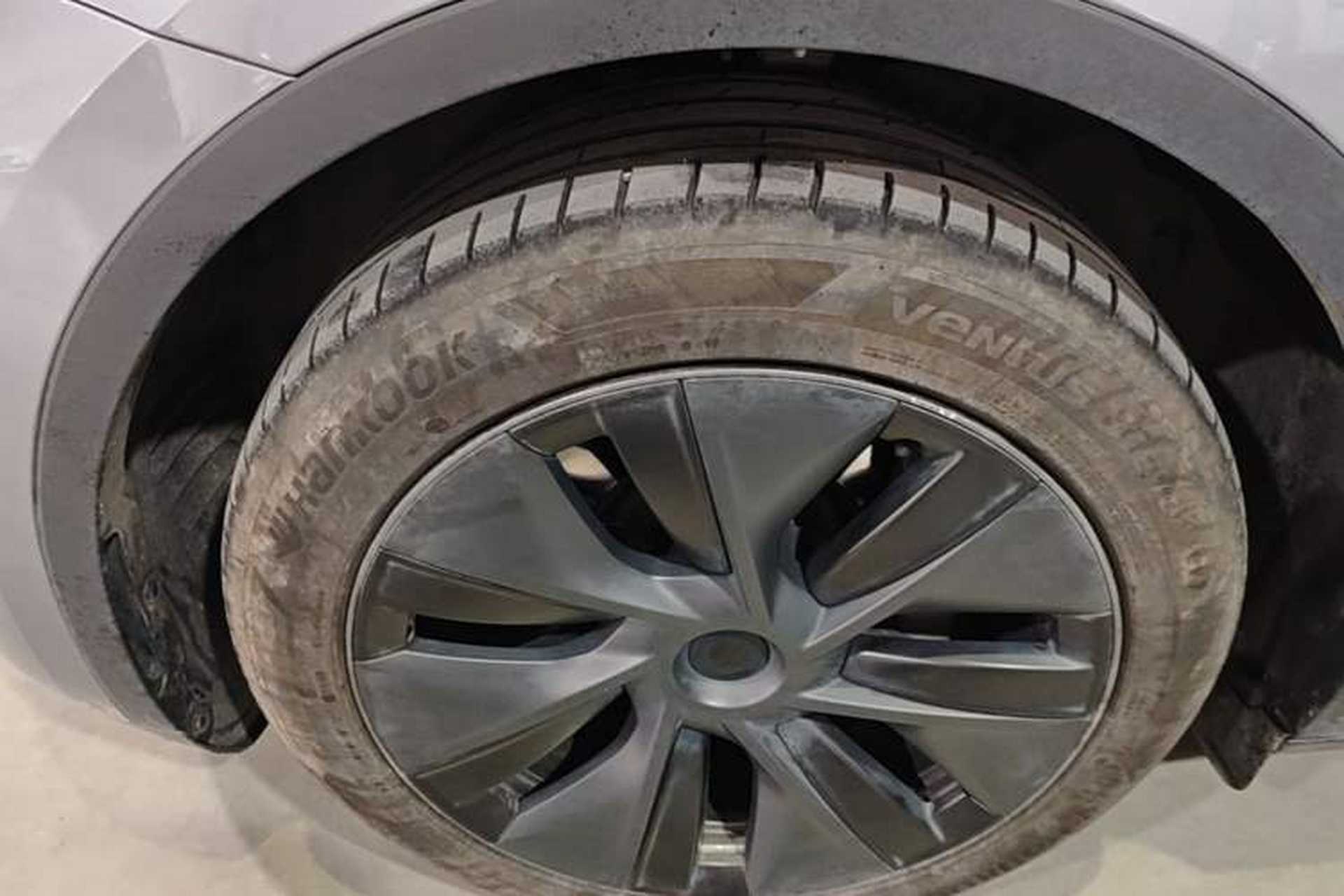 Used Tesla Model Y 2024 Long-Range All-Wheel-Drive Version Exterior 4