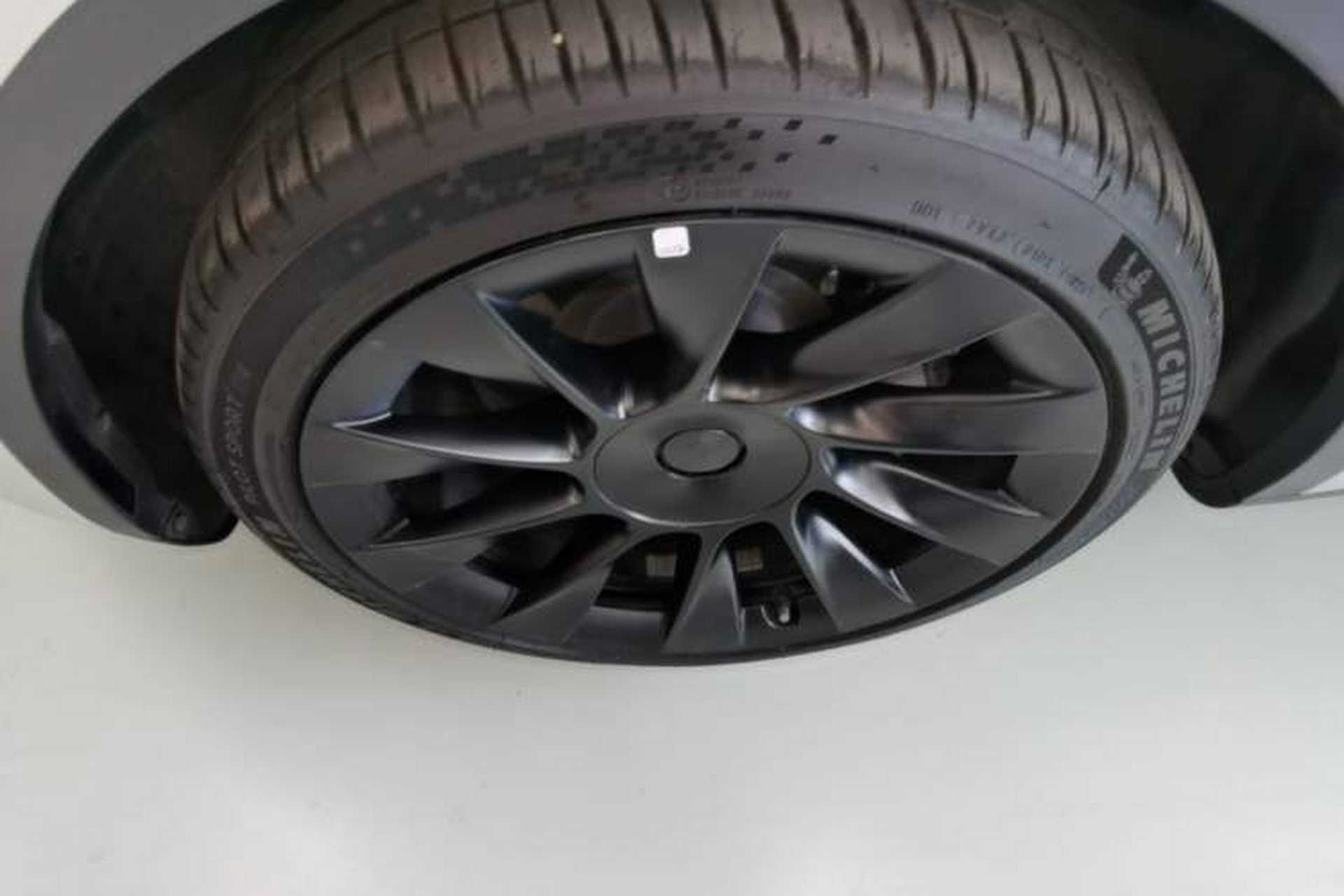 Used Tesla Model Y 2024 Rear-Wheel-Drive Version Exterior 4
