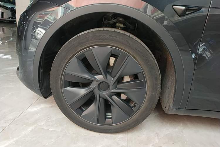 Used Tesla Model Y 2024 Rear-Wheel-Drive Version Exterior 4