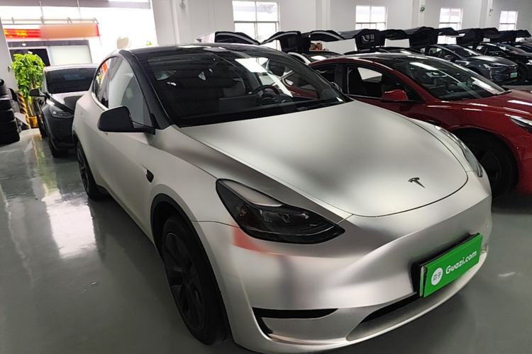 Used Tesla Model Y 2024 Rear-Wheel-Drive Version Front Right 45 Deg