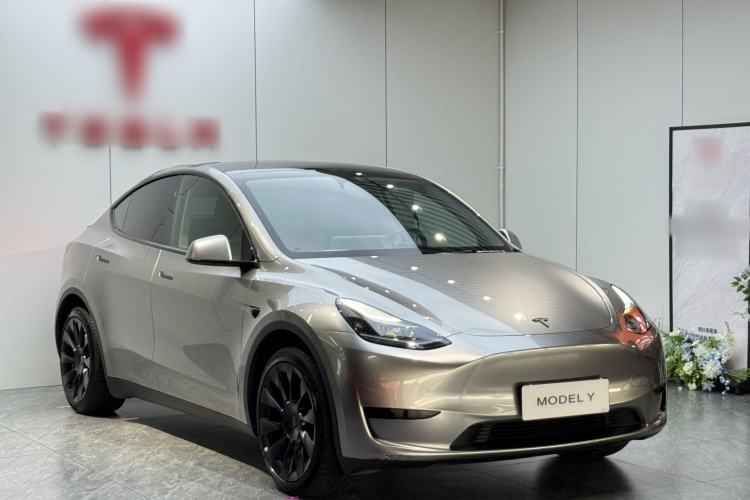 Used Tesla Model Y 2024 Rear-Wheel-Drive Version Front Right 45 Deg