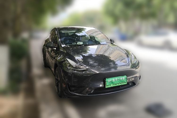Used Tesla Model Y 2024 Rear-Wheel-Drive Version Front Right 45 Deg