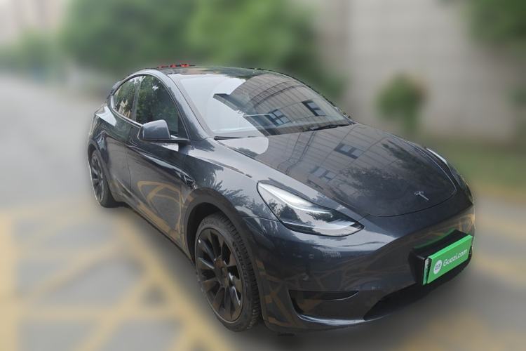 Used Tesla Model Y 2024 Rear-Wheel-Drive Version Front Right 45 Deg