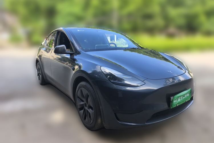Used Tesla Model Y 2024 Rear-Wheel-Drive Version Front Right 45 Deg