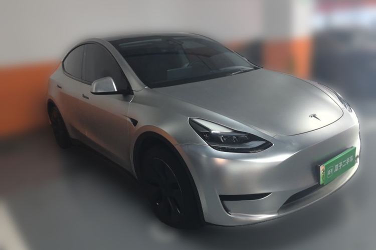 Used Tesla Model Y 2024 Rear-Wheel-Drive Version Front Right 45 Deg