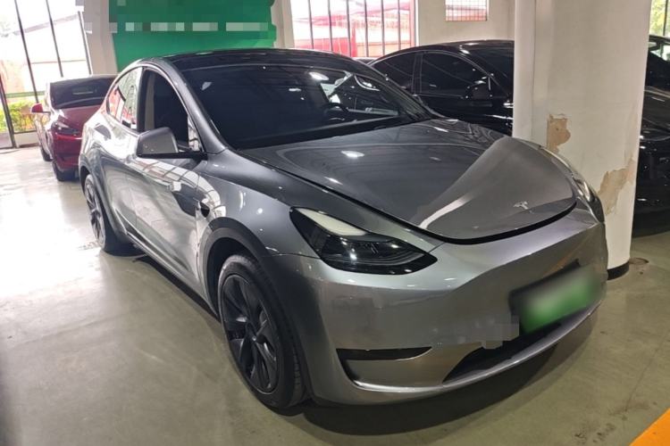 Used Tesla Model Y 2024 Rear-Wheel-Drive Version Front Right 45 Deg