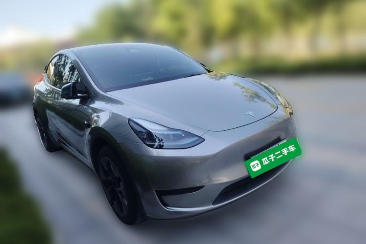 Used Tesla Model Y 2024 Rear-Wheel-Drive Version Front Right 45 Deg